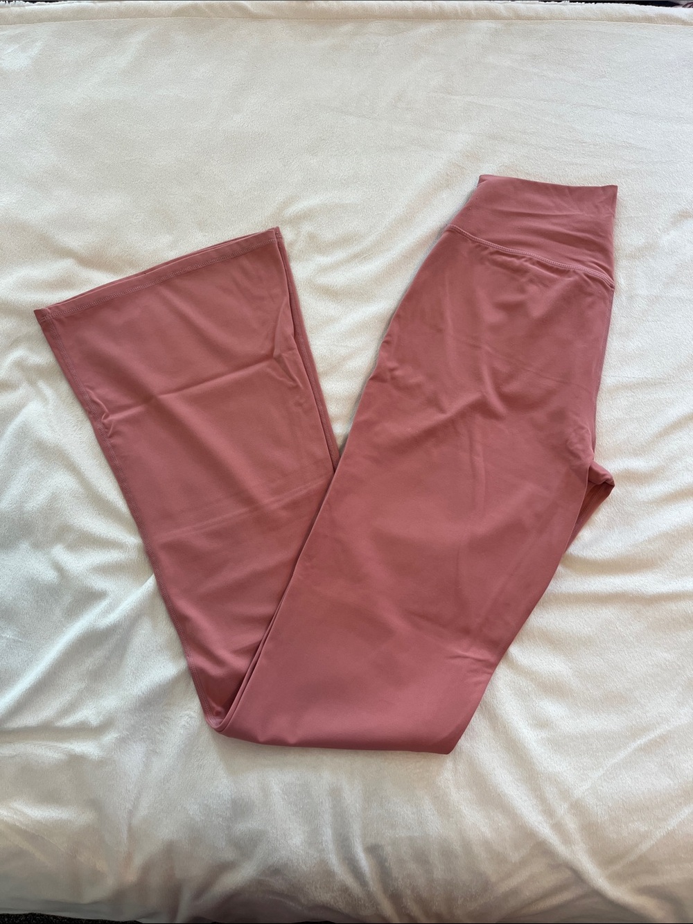 Women’s sunzel flare Active Pants in Dusty Rose